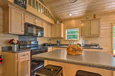 Well-Equipped Kitchen | Drip Coffee Maker | Blender | Toaster