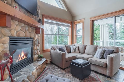 Living area: Smart TV