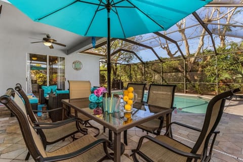 Outdoor dining at it`s finest!