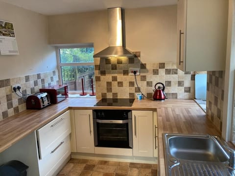 Well-equipped Kitchen 