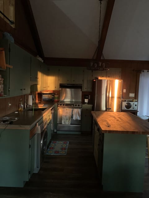 Well equipped kitchen