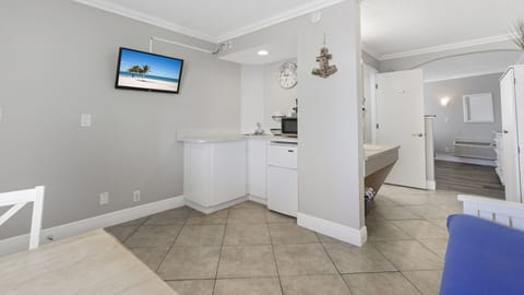 Living Area - Kitchenette