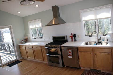 ...gas range, dishwasher