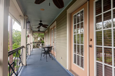 And yet ANOTHER porch to relax and look at fun parts of Midtown