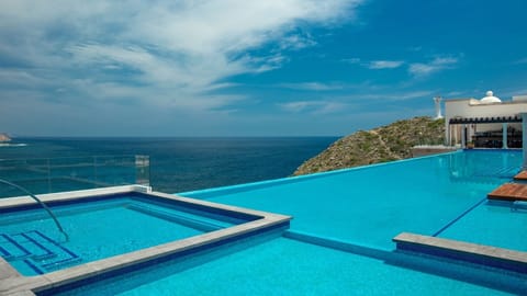 Pool, Water, Swimming Pool, Building, Outdoors