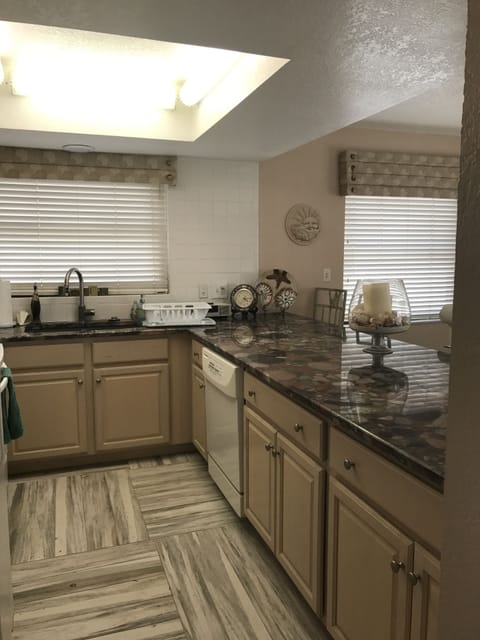 Kitchen, stainless appliances with dishwasher 