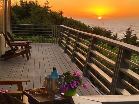 The stress of the world melts away here & the views calm your soul.