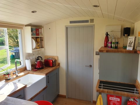 Inside the hut - ensuite bathroom
