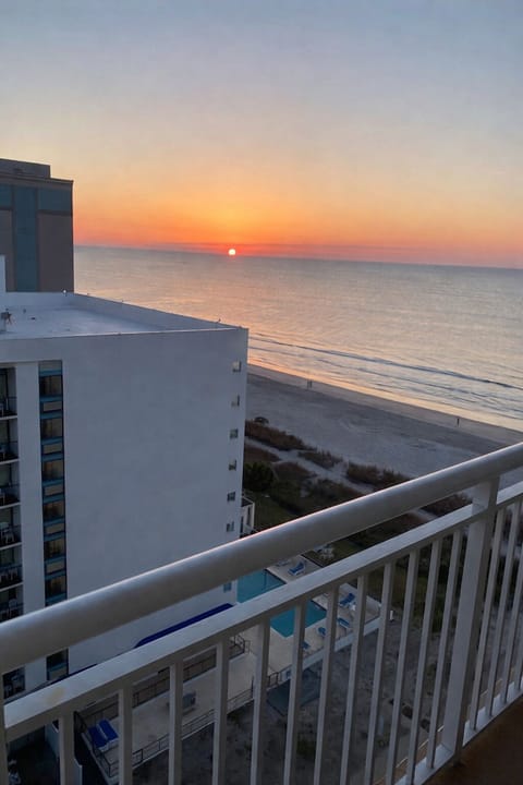 Ocean view with jaw dropping views of the sunrise