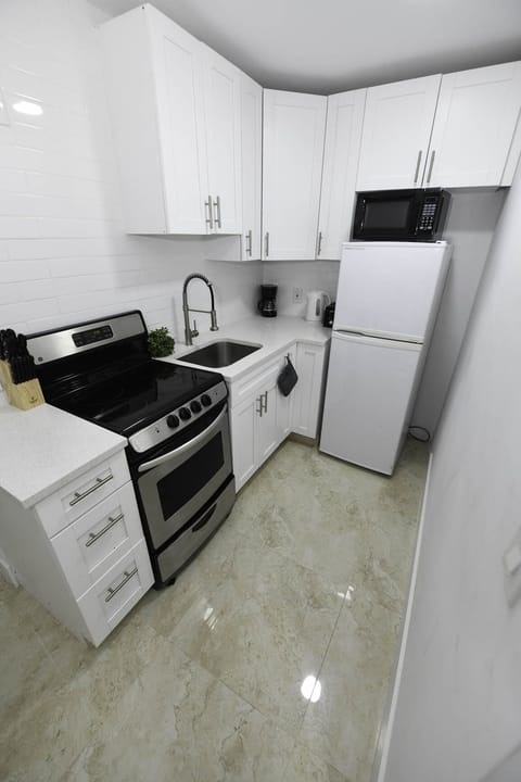 Fully equipped kitchen with all the necessities that will make you feel at home.