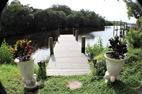 Boat docking welcome- please check tides! Fishing is encouraged. 