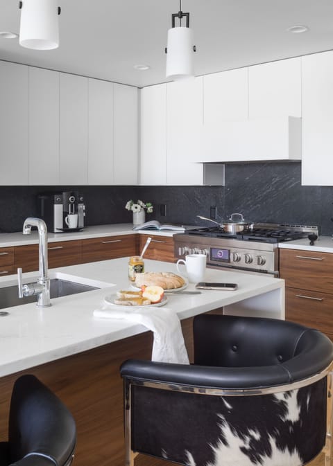 Kitchen with counter seating