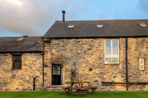 Bryn Lon Bach Entrance