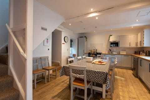 Ty Fferam Bailey kitchen and stairs