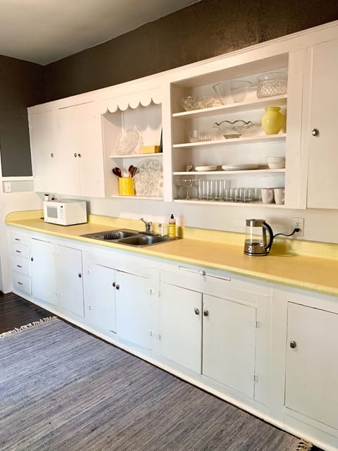 A full kitchen with lots of counter space