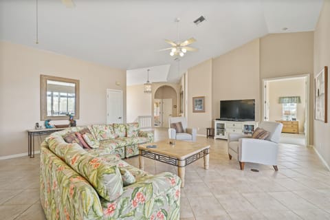 Spacious and welcoming Great room