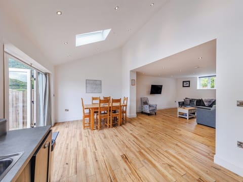 Open plan living space | Ty Felin - Vale of Llangollen Farm Cottages, Trevor, near Llangollen