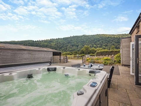 Hot tub | Ty Godro - Vale of Llangollen Farm Cottages, Trevor, near Llangollen