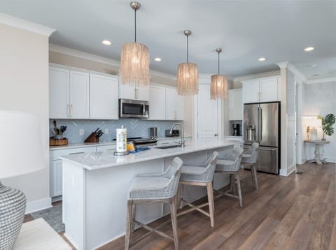 Kitchen Fully Loaded- Including Blender/ coffee makers (all size), Lobster Pots etc! (1)