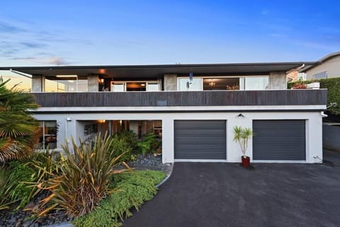 ground floor apartment with private and exclusive access.  Hosts live upstairs