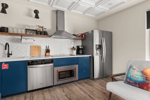 Union 101 - Galley Kitchen