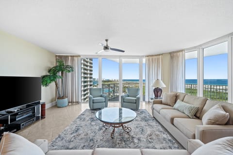Caribe Resort B810 Living Room