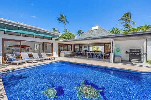 View back towards the primary and covered lanai