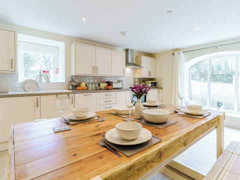 Kitchen/diner | Ty Draenog - Llwynwermod Cottages, Maen-y-groes, near New Quay