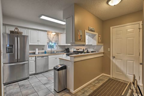 Fully Equipped Kitchen | Blender | Cooking Basics