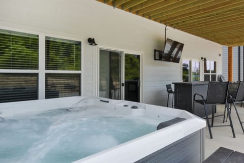 Your own private hot tub!!