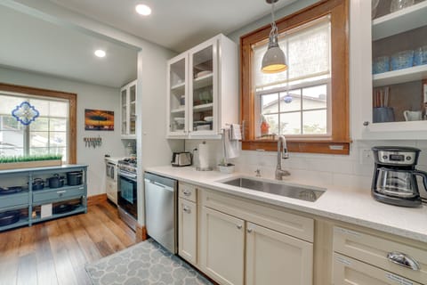 Fully Equipped Kitchen | Cooking Basics & Spices