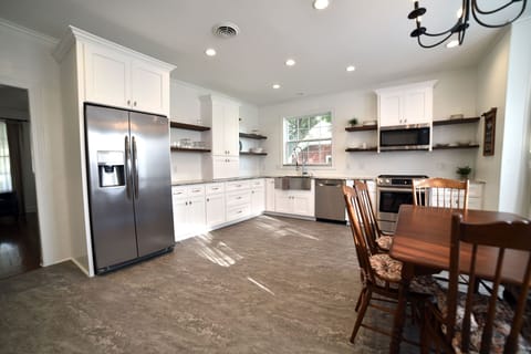 Open concept kitchen & dining