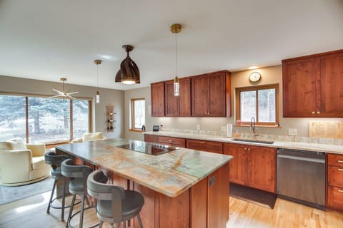 Kitchen | Toaster | Slow Cooker | Spices | 1st Floor