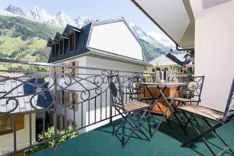 Balcony facing Mont Blanc