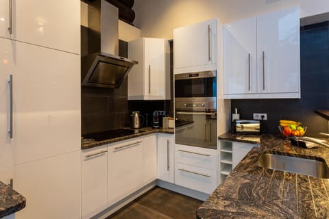 New well equipped kitchen