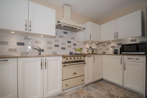 Well equipped kitchen