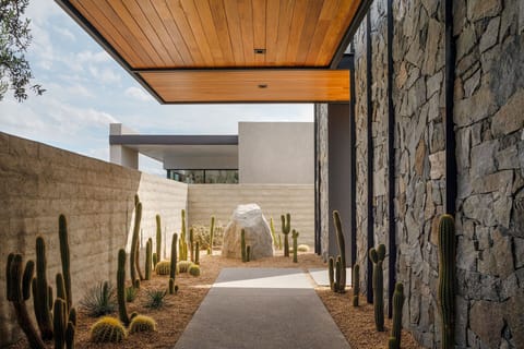 'Echo Estate' Architectural masterpiece w/ 4 suite House in Rancho Mirage