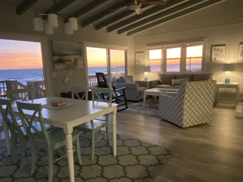 Endless views in the living room - not obstructed by the house next door.