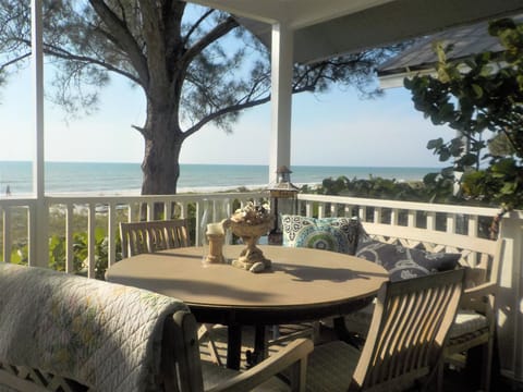 Al fresco dining, every day!