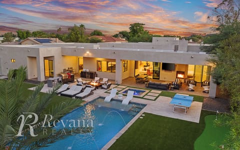 Entertainer’s paradise with pool, spa, fire lounge, BBQ, and mountain views