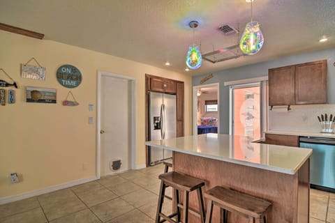 Fully Equipped Kitchen | Dishware/Flatware