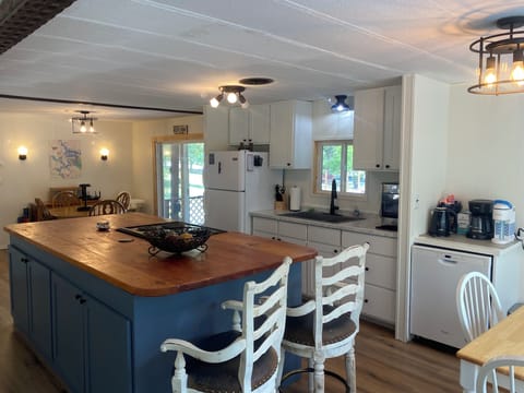 Keurig and regular coffee maker. 