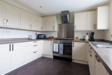 Kitchen for easy cooking