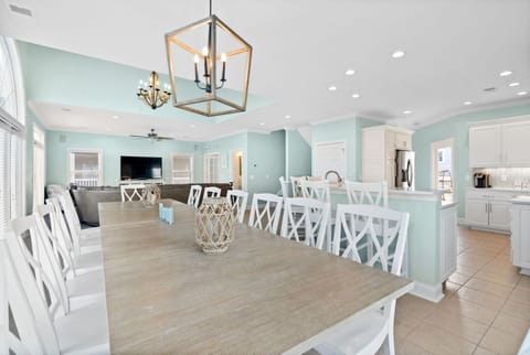 Table seating for 14