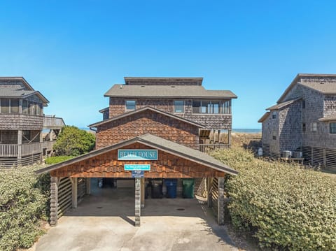 DU804: Beach House | Front Exterior