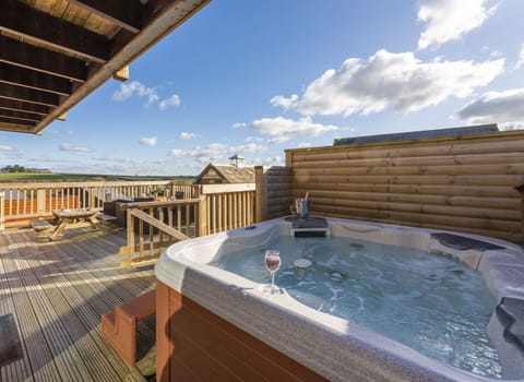 The hot tub for relaxation - Lodge 40