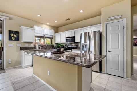 large island for cooking or entertaining