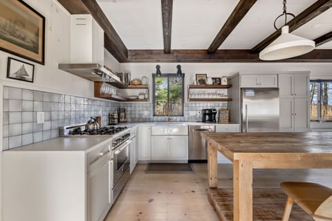 b1bec2bb-41b5-46b5-8cb9-0ea4f5594287