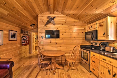 Dining Table | Dishware/Flatware Provided