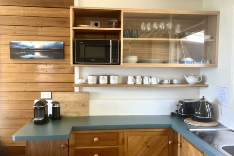 Coffee making facilities, Nespresso Pods, toaster, kettle